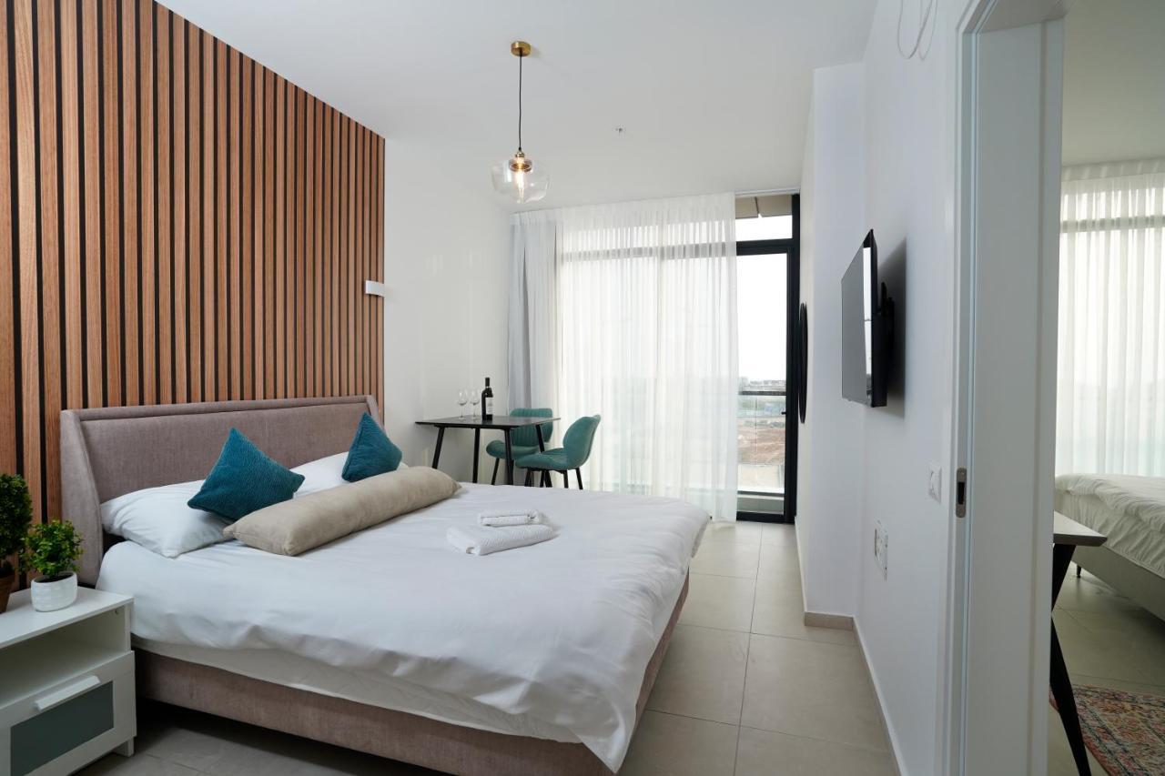 Hi-Yam Seaview Apartments & Suites - יש ממ"ד Bat Yam Exterior foto